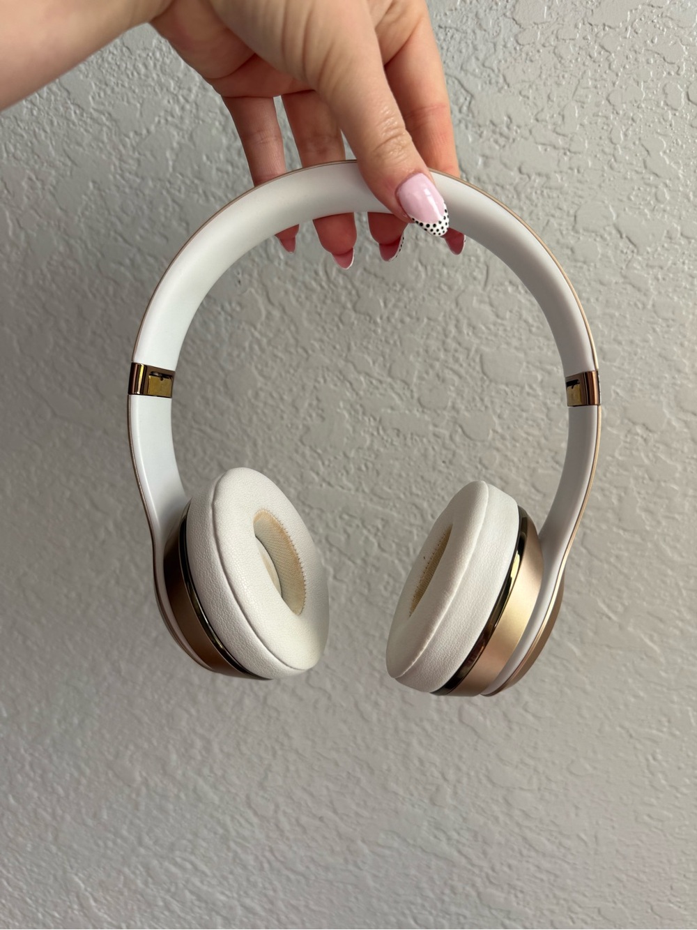 BEATS solo 3 White and Gold